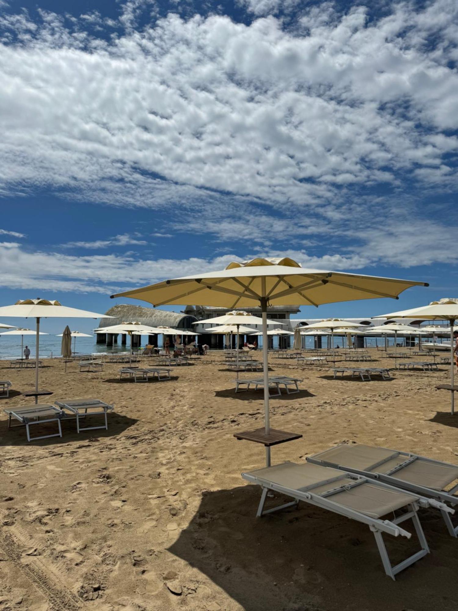 Appart 21 Artistic Beach Apartment Lignano Sabbiadoro Ngoại thất bức ảnh